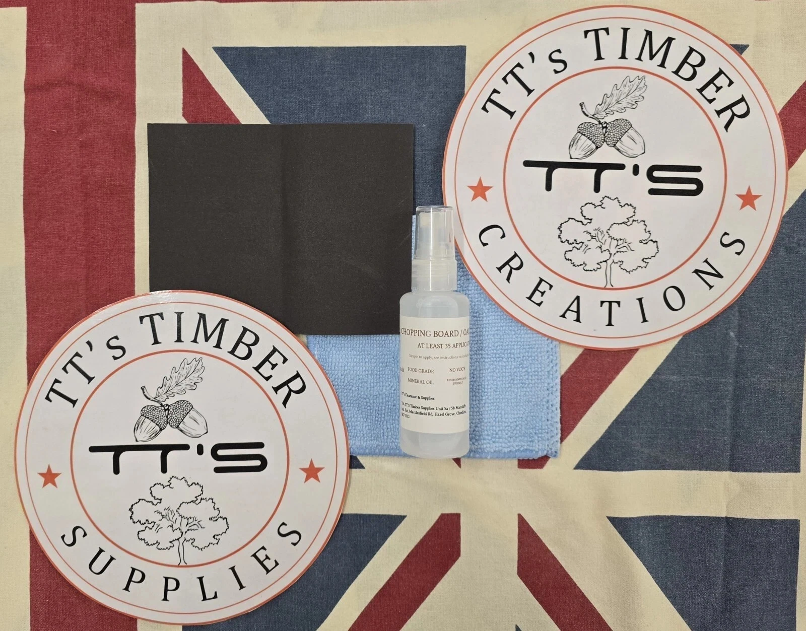 Oak maintenance kit with mineral oil and care accessories
